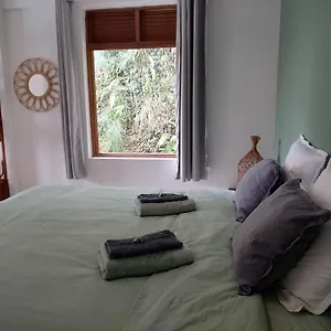  Séjour chez l'habitant Ohana, Airport Family House